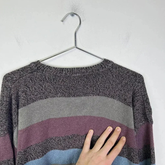 Vintage Ease Knitted Sweater - Tribal Pattern - Picture 3 of 4